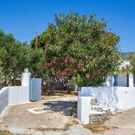 Traditional Island Escape by ΜΡS Apartament