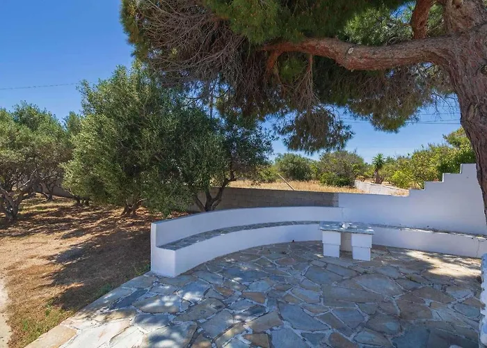 Traditional Island Escape By Μρs