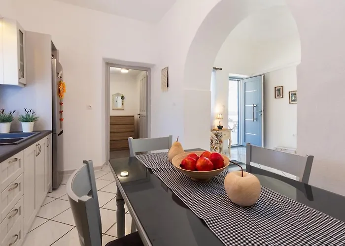 Traditional Island Escape By Μρs *