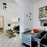 Apartment Traditional Island Escape By μρs