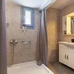 Apartment Traditional Island Escape By μρs