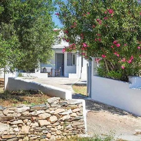 Traditional Island Escape by ΜΡS Apartman Párosz
