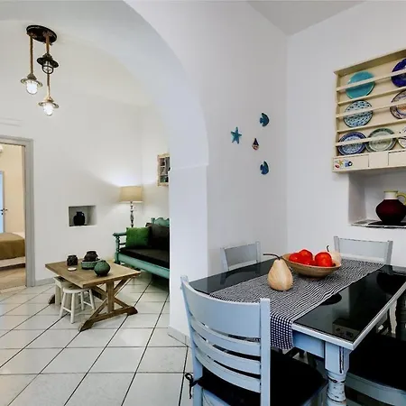 Apartment Traditional Island Escape By μρs