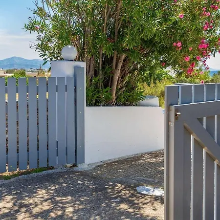 Traditional Island Escape By μρs Apartment