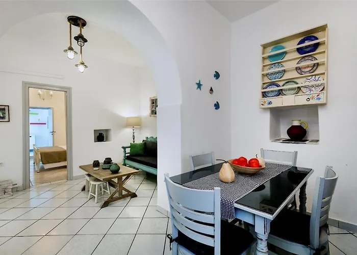 Apartment Traditional Island Escape By μρs